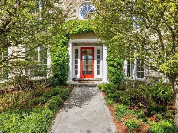 10 Andrea Dr, Hopkinton, MA 01748