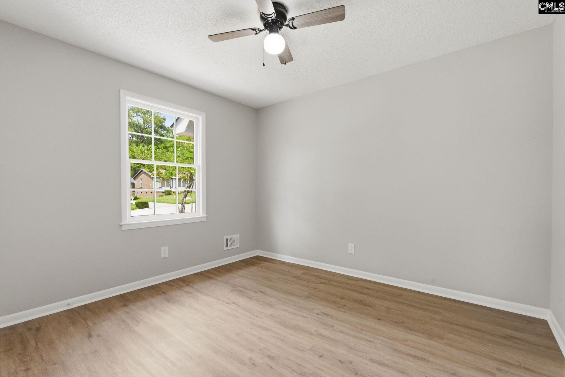 124 Casbel Court  Photo 16