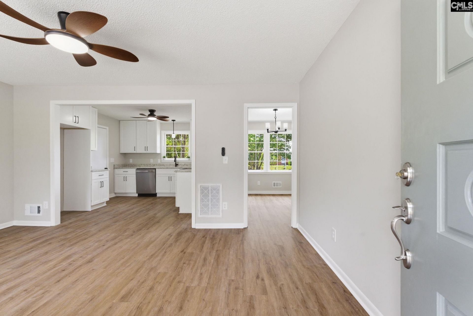 124 Casbel Court  Photo 4