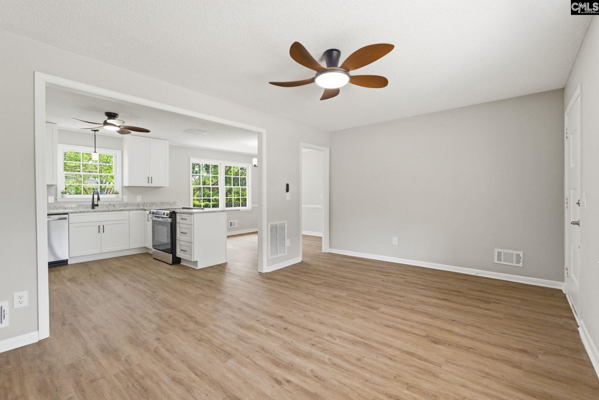 124 Casbel Court  Photo 6