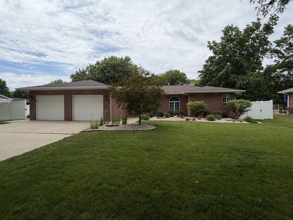 1804 Bruce Street , Morris, IL 60450