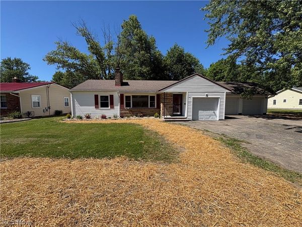815 S Nearing Circle , Geneva, OH 44041