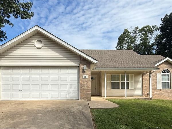 15 Pennine Lane, Bella Vista, AR 72714