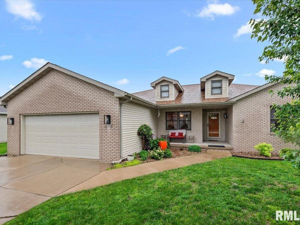 1208 OAKBROOK Avenue, Chatham, IL 62629