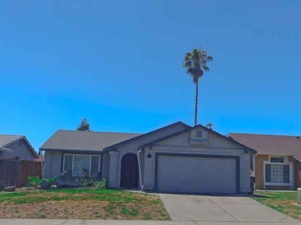 8272 Summer Falls Cir, Sacramento, CA 95828