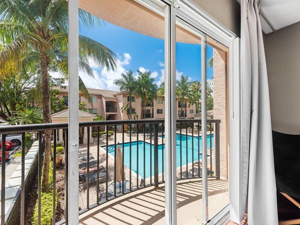 2005 SE 10th Avenue, Unit 406, Fort Lauderdale, FL 33316