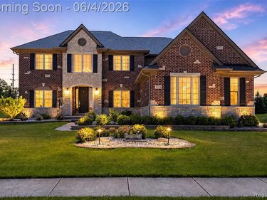 47576 VALENCIA Circle, Novi, MI 48374