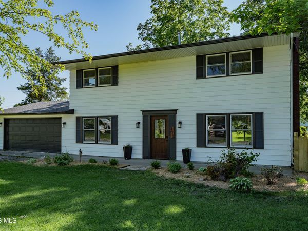 123 Oak Park Drive , Hicksville, OH 43526