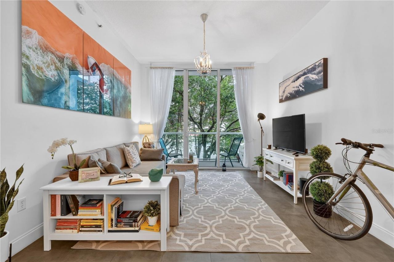 31 SE 5th Street , Unit 203, Miami, FL 33131 Photo