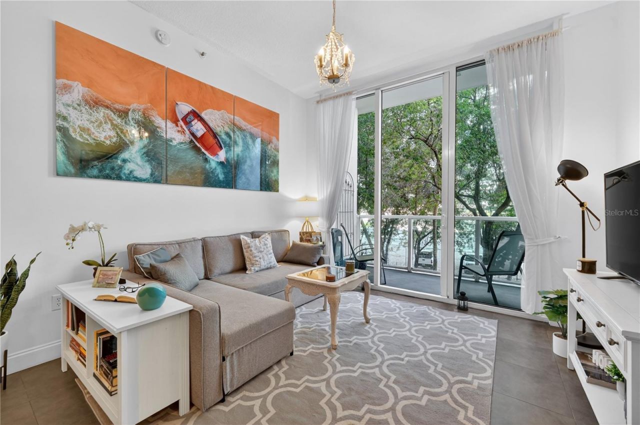 31 SE 5th Street , Unit 203, Miami, FL 33131 Photo