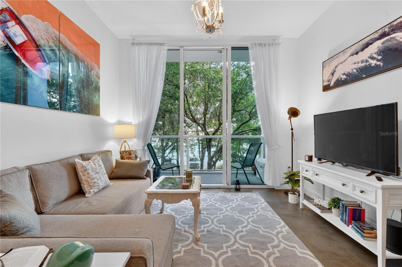 31 SE 5th Street , Unit 203, Miami, FL 33131 Photo
