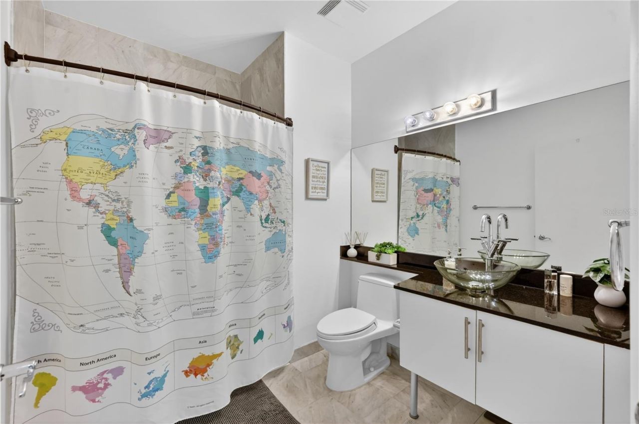 31 SE 5th Street , Unit 203, Miami, FL 33131 Photo