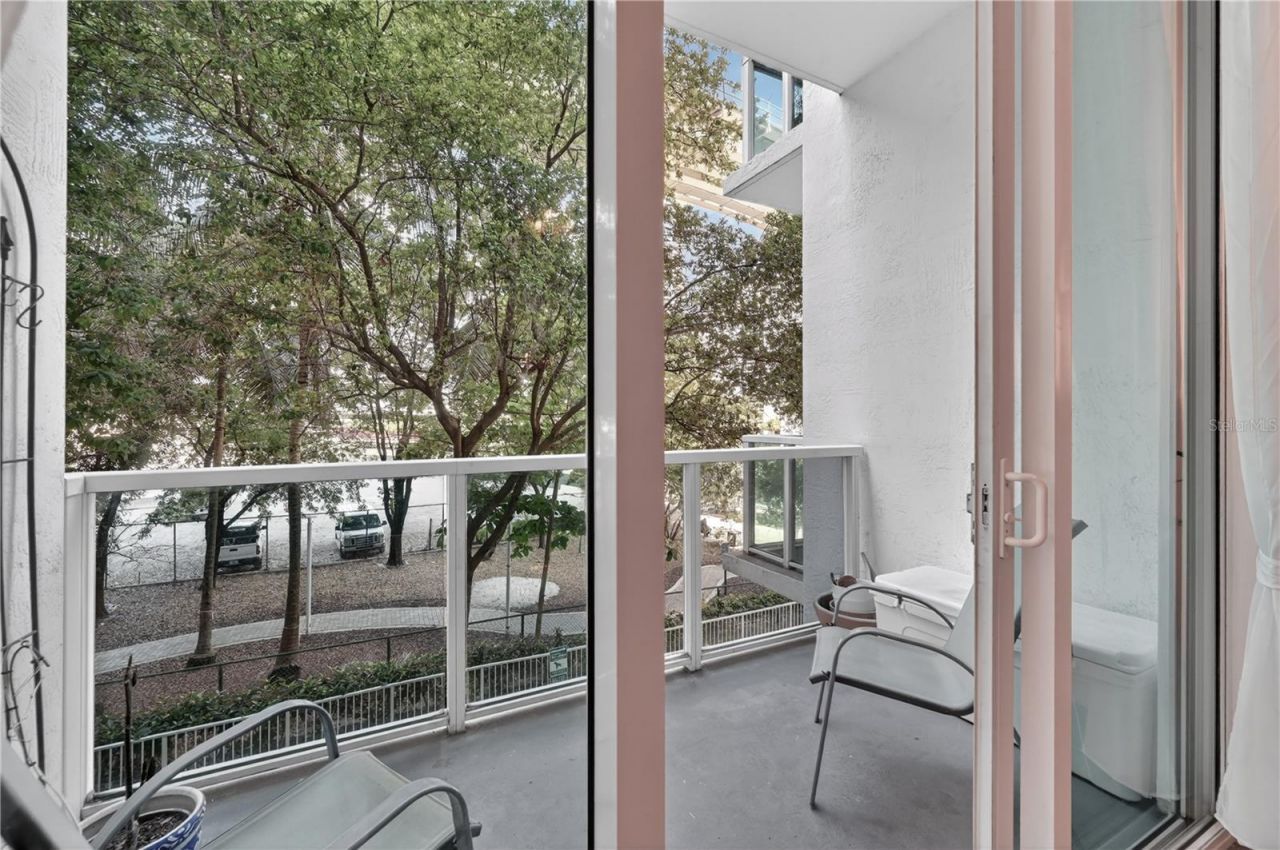 31 SE 5th Street , Unit 203, Miami, FL 33131 Photo