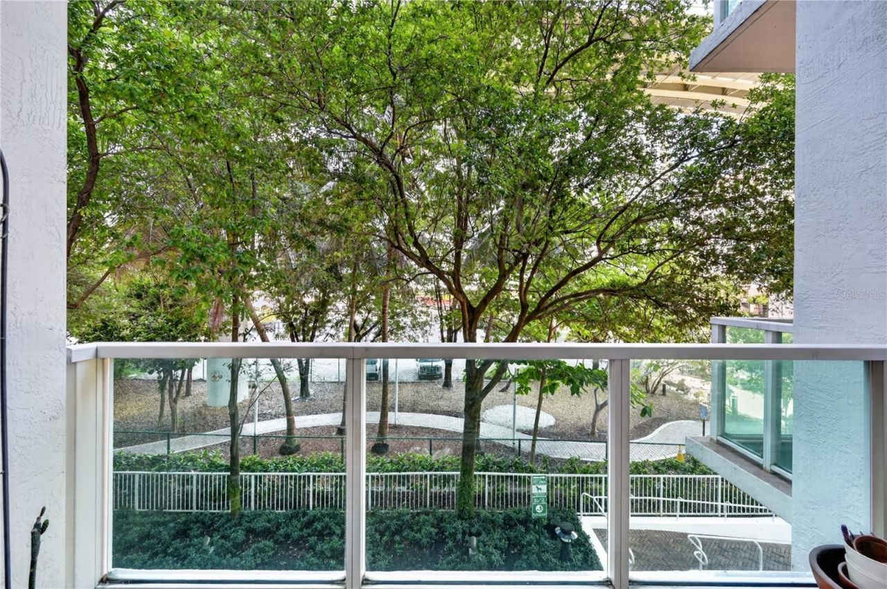 31 SE 5th Street , Unit 203, Miami, FL 33131 Photo