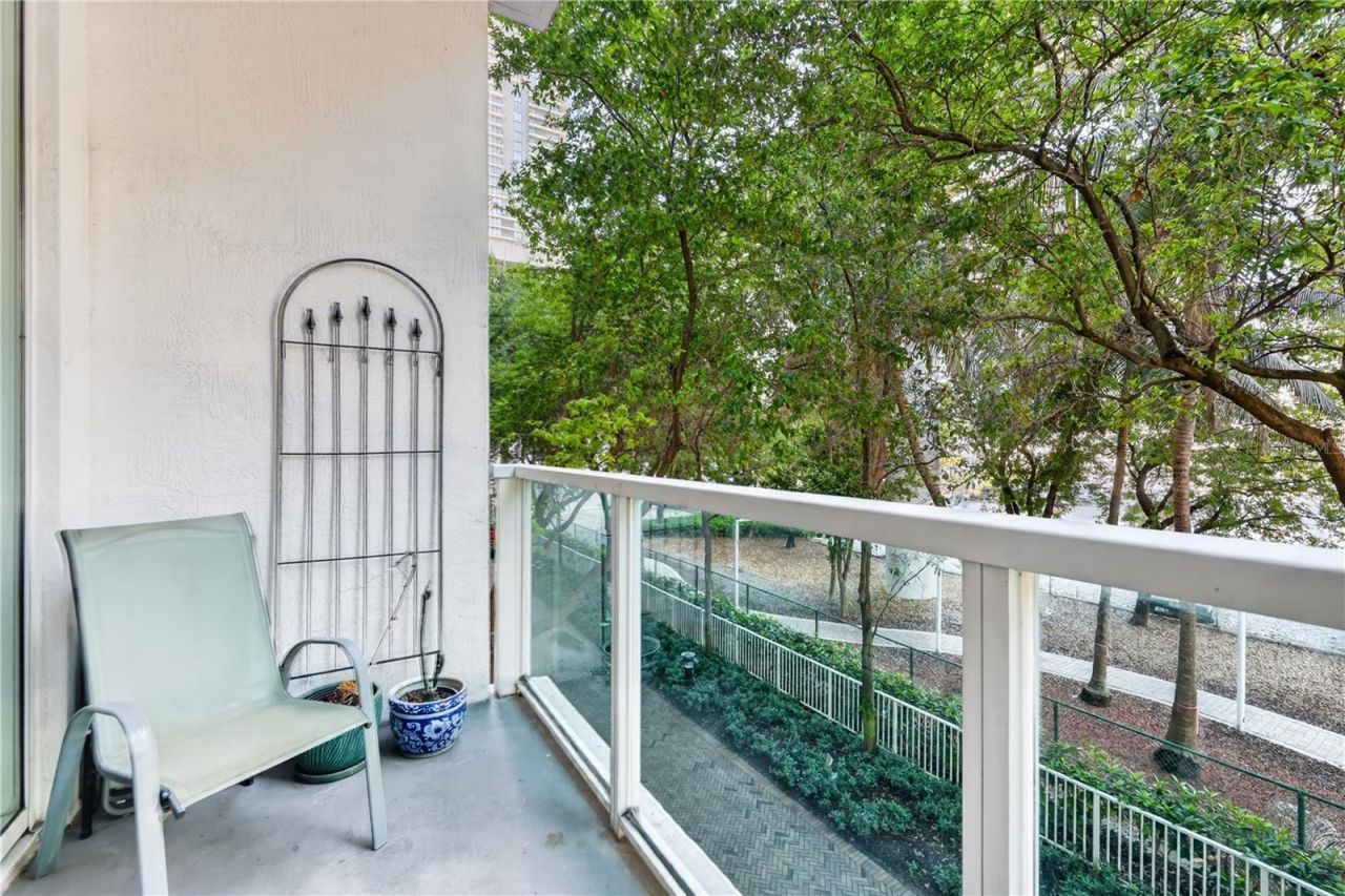 31 SE 5th Street , Unit 203, Miami, FL 33131 Photo