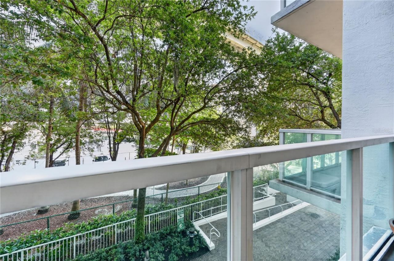 31 SE 5th Street , Unit 203, Miami, FL 33131 Photo