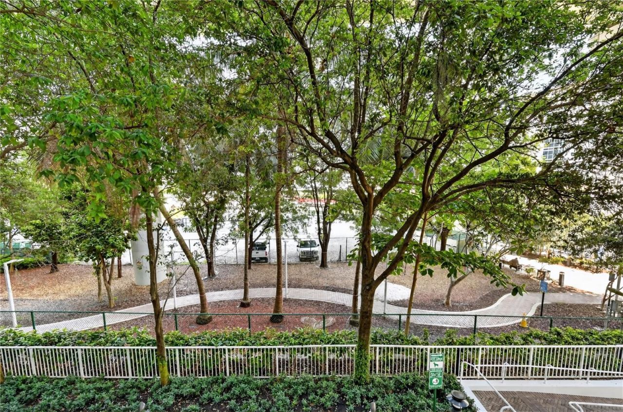 31 SE 5th Street , Unit 203, Miami, FL 33131 Photo