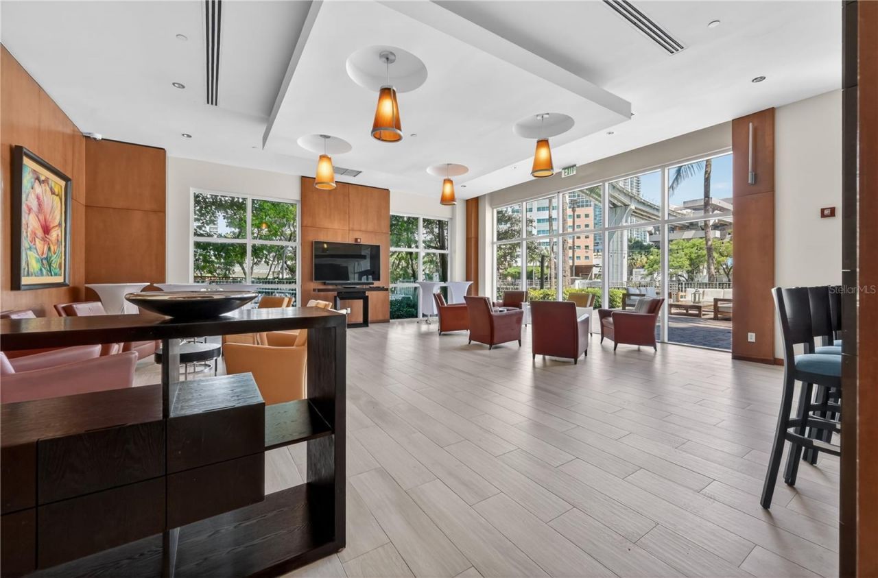 31 SE 5th Street , Unit 203, Miami, FL 33131 Photo