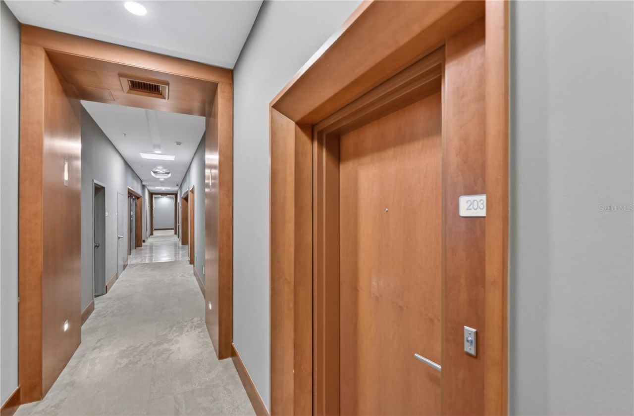 31 SE 5th Street , Unit 203, Miami, FL 33131 Photo
