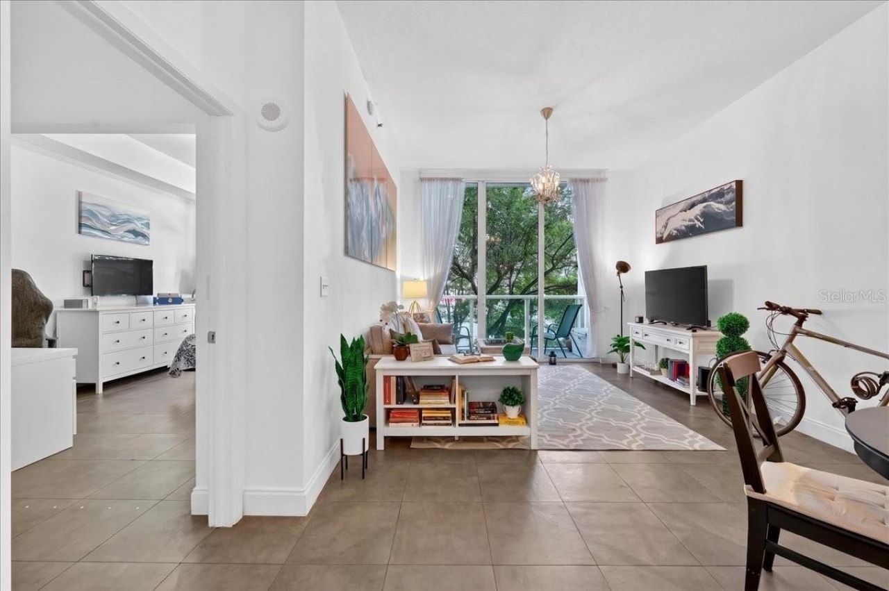 31 SE 5th Street , Unit 203, Miami, FL 33131 Photo