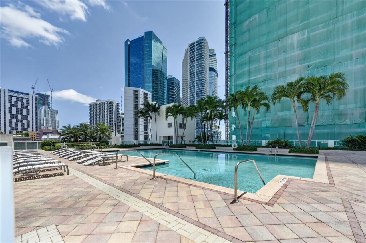 31 SE 5th Street , Unit 203, Miami, FL 33131 Photo