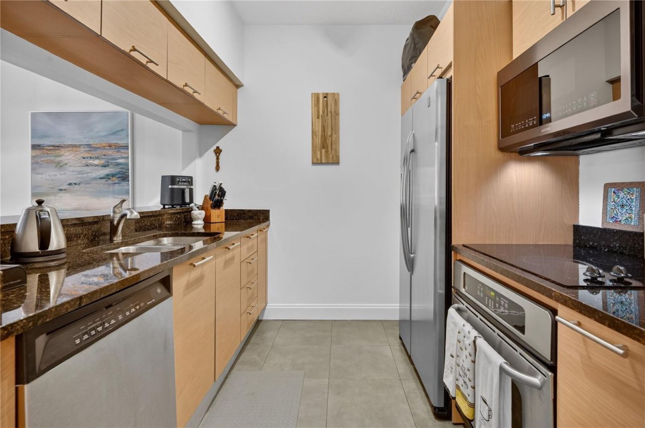 31 SE 5th Street , Unit 203, Miami, FL 33131 Photo