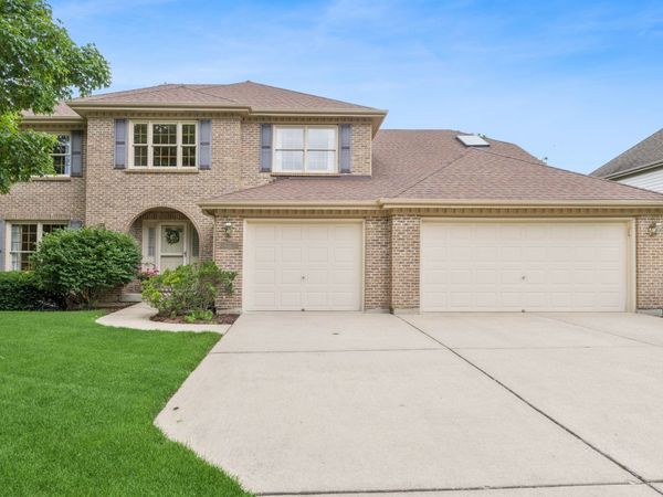 6127 Tyrnbury Drive, Lisle, IL 60532