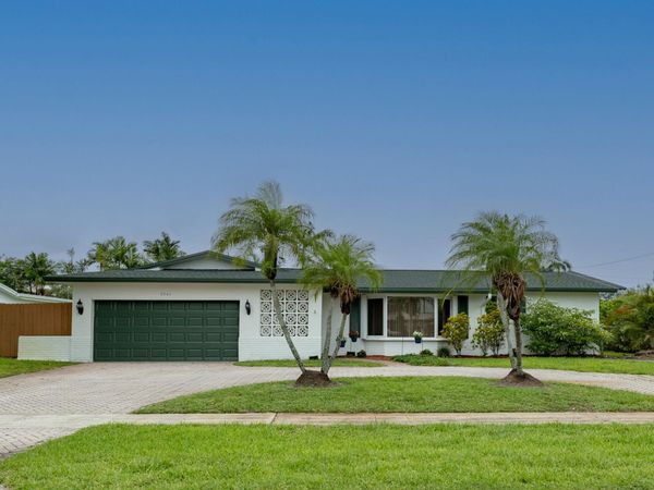 5541 SW 7th Street, Plantation, FL 33317