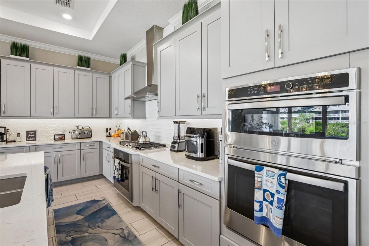 3110 Christophers Watch Lane, Ruskin, FL 33570 Photo