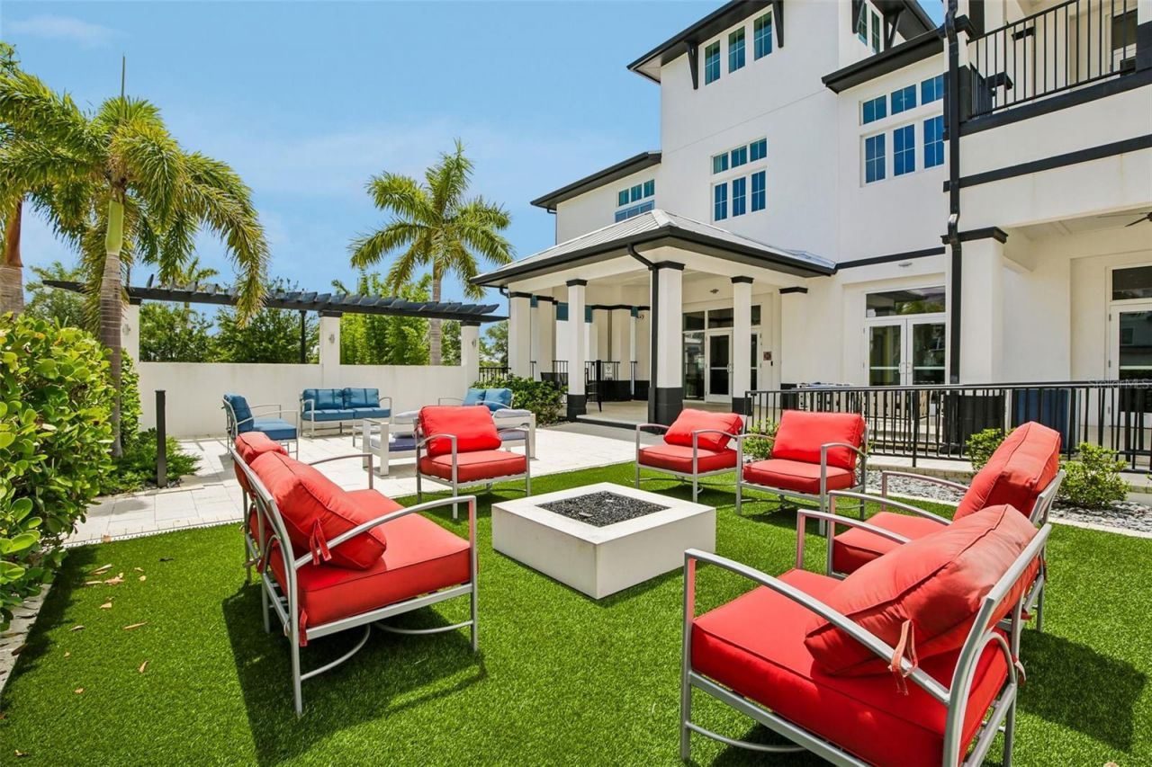 3110 Christophers Watch Lane, Ruskin, FL 33570 Photo