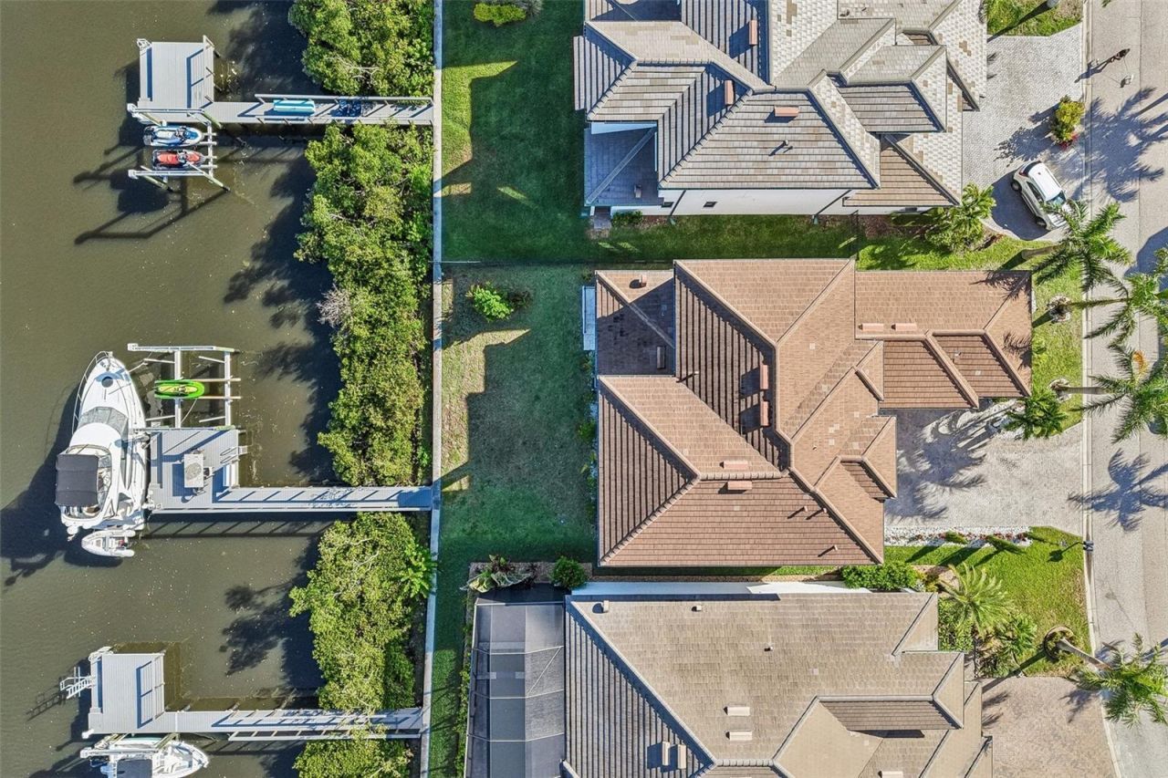 3110 Christophers Watch Lane, Ruskin, FL 33570 Photo