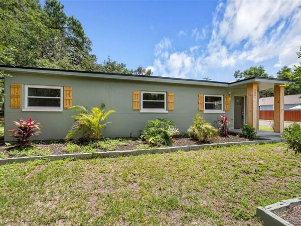 2001 E POWHATAN AVENUE , TAMPA, FL 33610