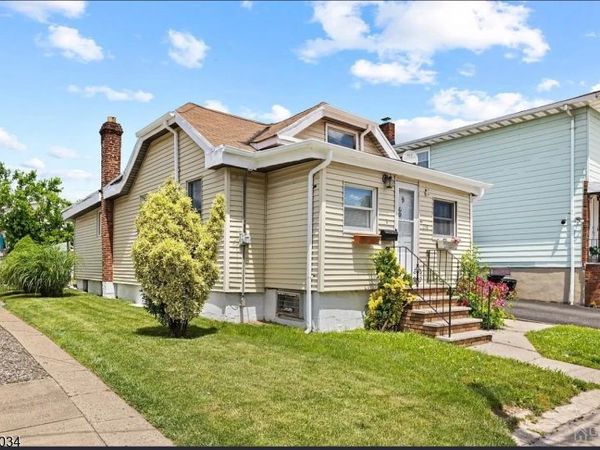 258 Randolph St, Carteret, NJ 07008