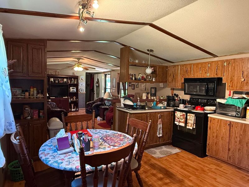 215 W Mound Street , Sabina, OH 45169 Photo 9