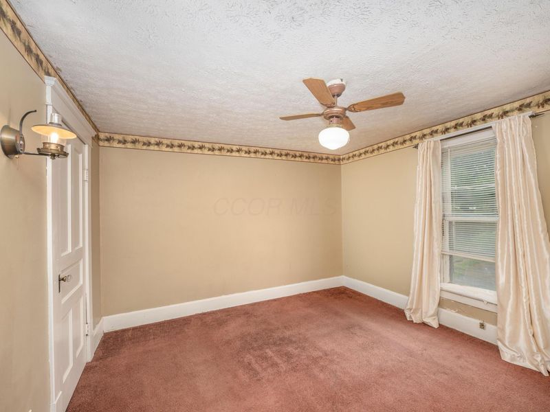 210 W Shields Street , Newark, OH 43055 Photo 14