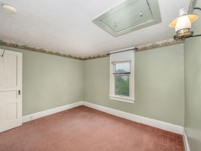 210 W Shields Street , Newark, OH 43055 Photo 15