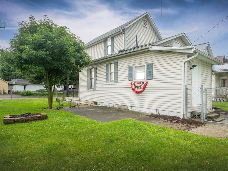 210 W Shields Street , Newark, OH 43055 Photo 4