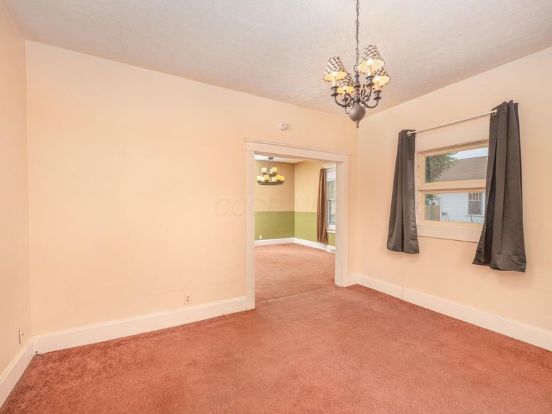 210 W Shields Street , Newark, OH 43055 Photo 9