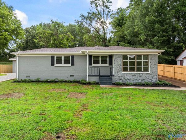 1014 Madison Avenue, Tuscumbia, AL 35674
