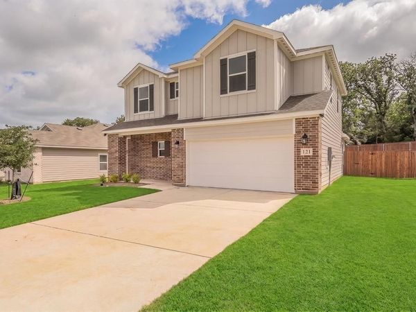 121 Kylie Street, Cleburne, TX 76031