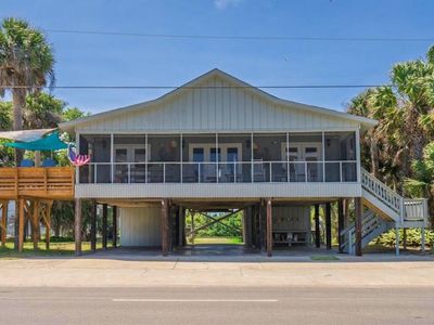 111 Palmetto Boulevard, Edisto Beach, SC 29438