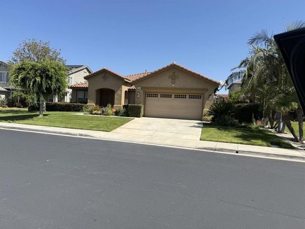 543 Silverhawk Dr, Corona, CA 92879