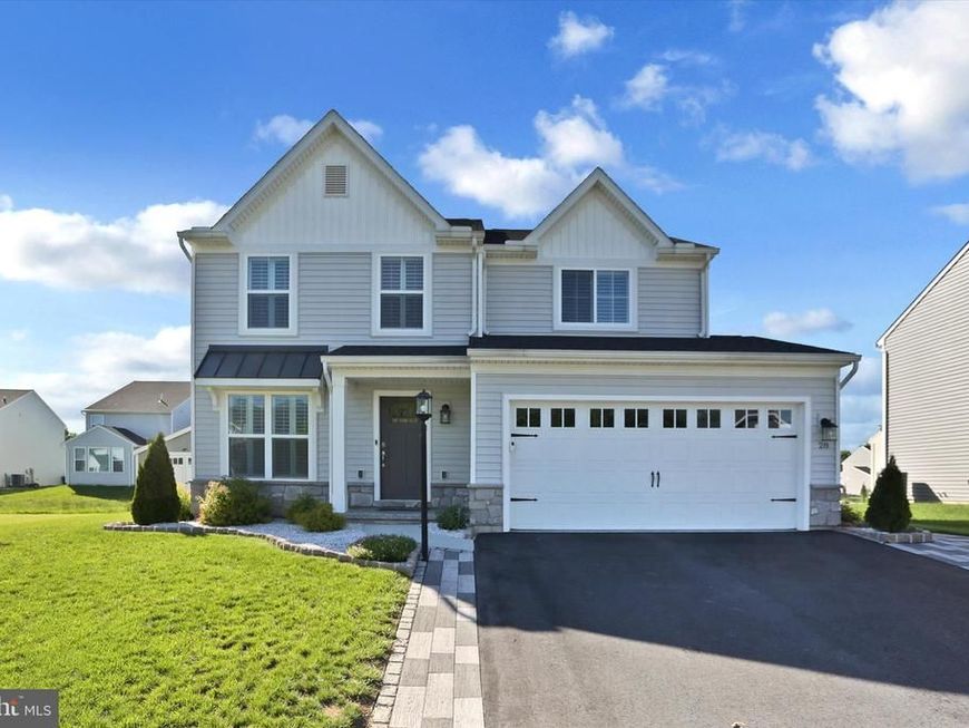 28 Long Bend Drive, Carlisle, PA 17015 Main Photo