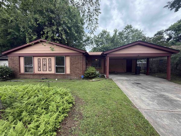 7070 HILLSHIRE DR, Memphis, TN 38133