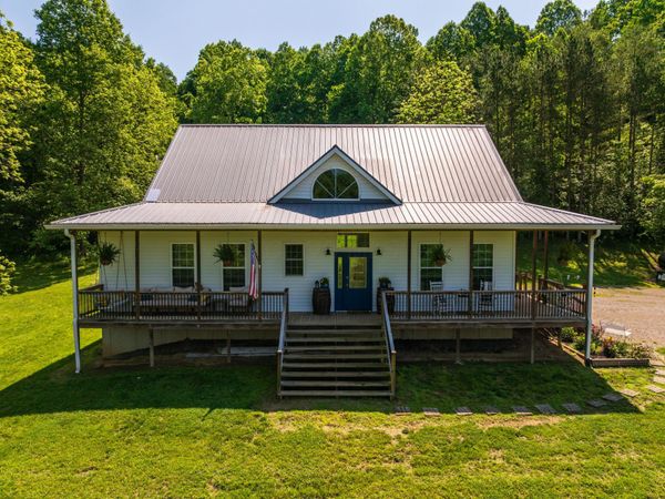 300 Fisher Road , Athens, OH 45701
