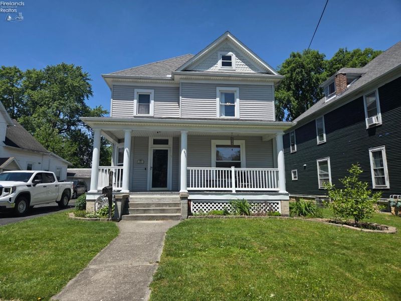 209 Greenwood Heights, Bellevue, OH 44811 Photo 1