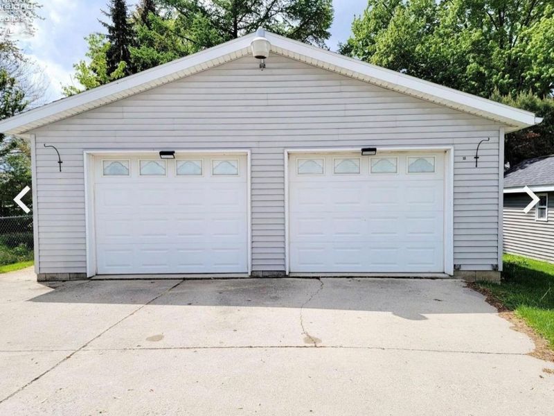 209 Greenwood Heights, Bellevue, OH 44811 Photo 3