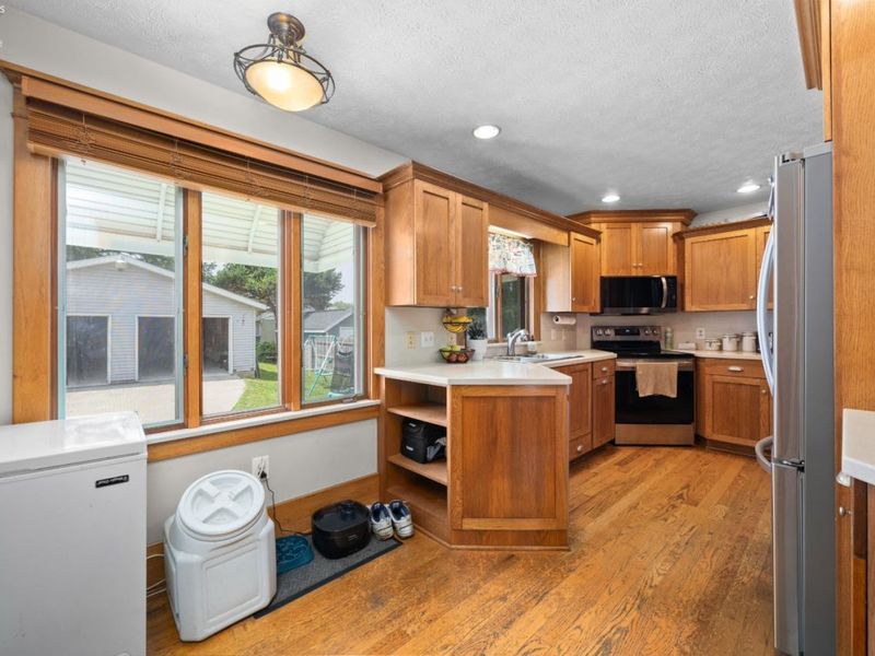 209 Greenwood Heights, Bellevue, OH 44811 Photo 4