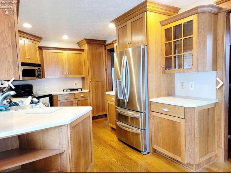 209 Greenwood Heights, Bellevue, OH 44811 Photo 4