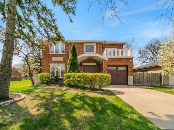 701 OAKTON Street , Park Ridge, IL 60068